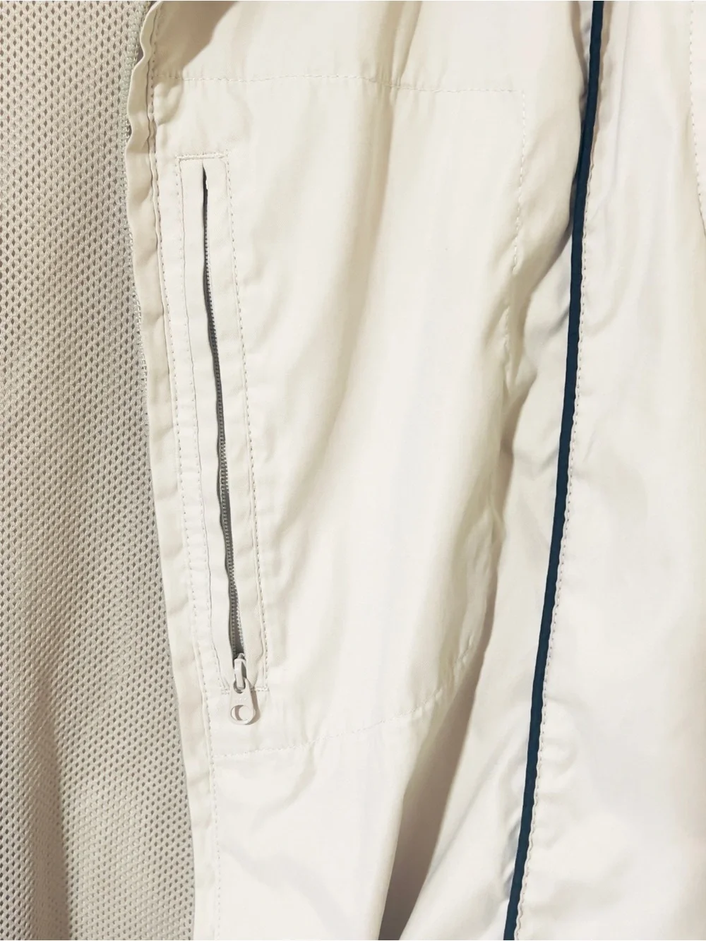 Y2K IZOD XFG Men’s Cream Vest with Black Piping Size XL